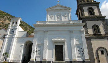 Kirche Santa Maria del Lauro